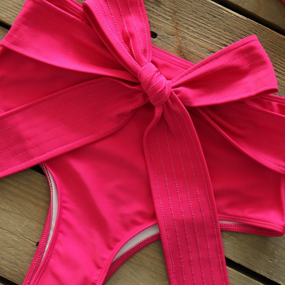 Elegant Pink Ruffle Two Piece Bikini Set - Picture 5 of 16